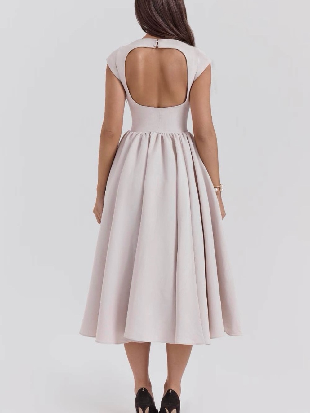 House of CB ‘Debutante’ Backless Midi Dress – French Dove (M) - Picture 3 of 8